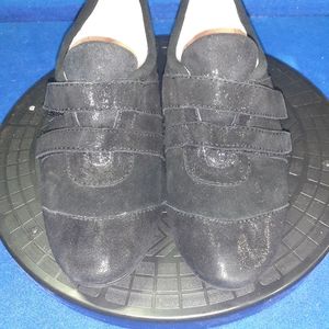 Taryn Rose Traverler Black Suede Leather Wedge Shoes Sz. 8.5M-US